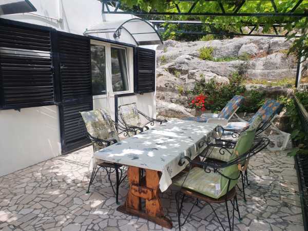 Apartmani KLARA TRPANJ